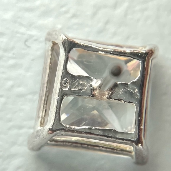 💕Host Pick💕 925 sterling silver sparkly earrings - Picture 7 of 11